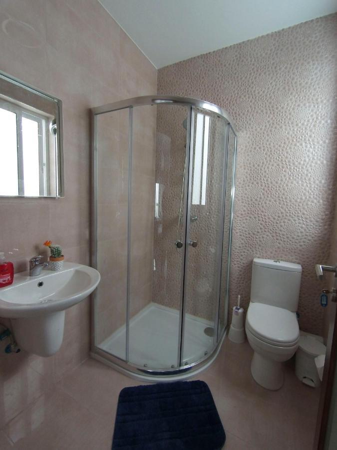 F7 Room 2, Private Bedroom Two Single Beds Shared Bathroom In Shared Flat Msida Εξωτερικό φωτογραφία