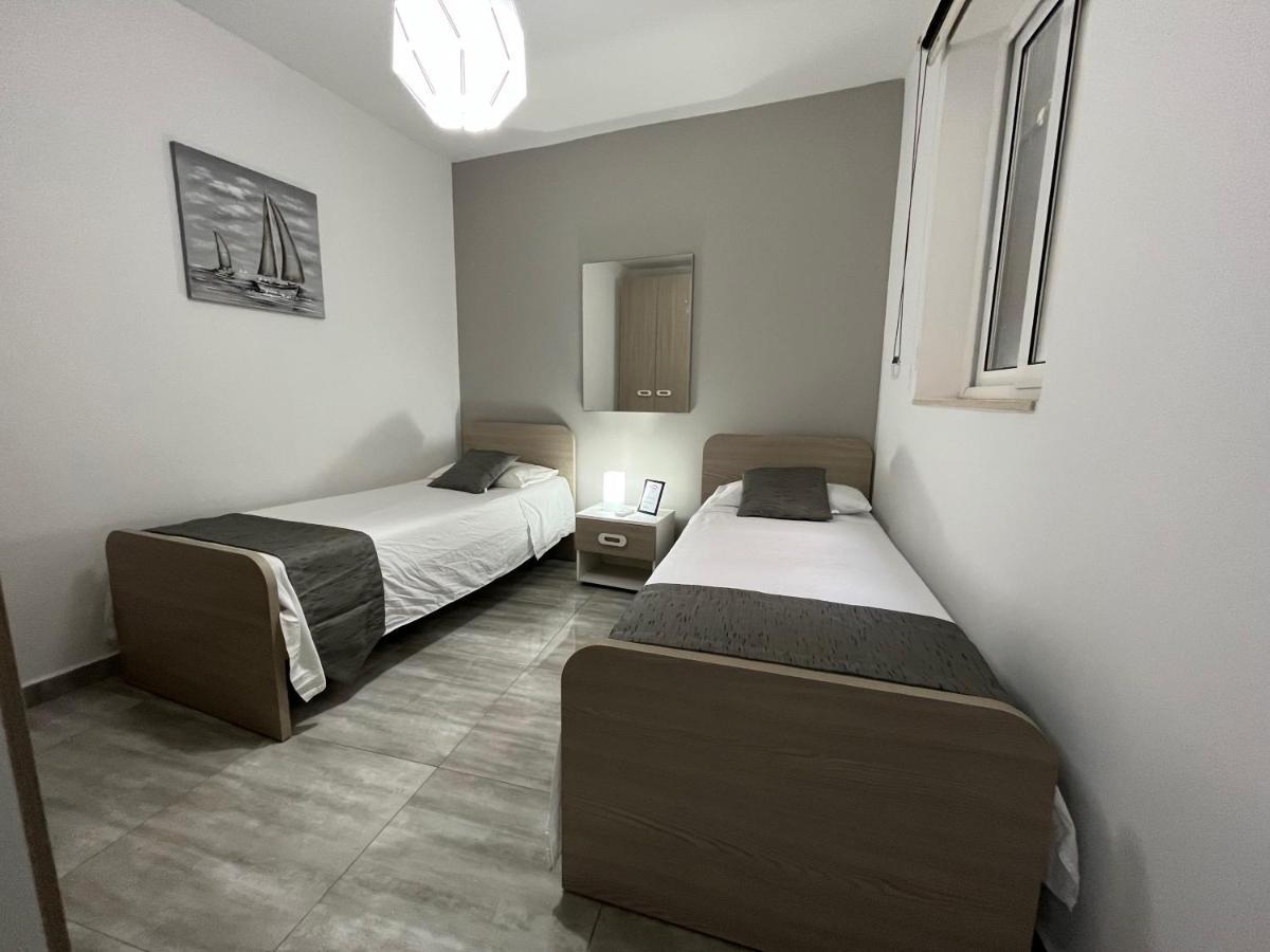 F7 Room 2, Private Bedroom Two Single Beds Shared Bathroom In Shared Flat Msida Εξωτερικό φωτογραφία